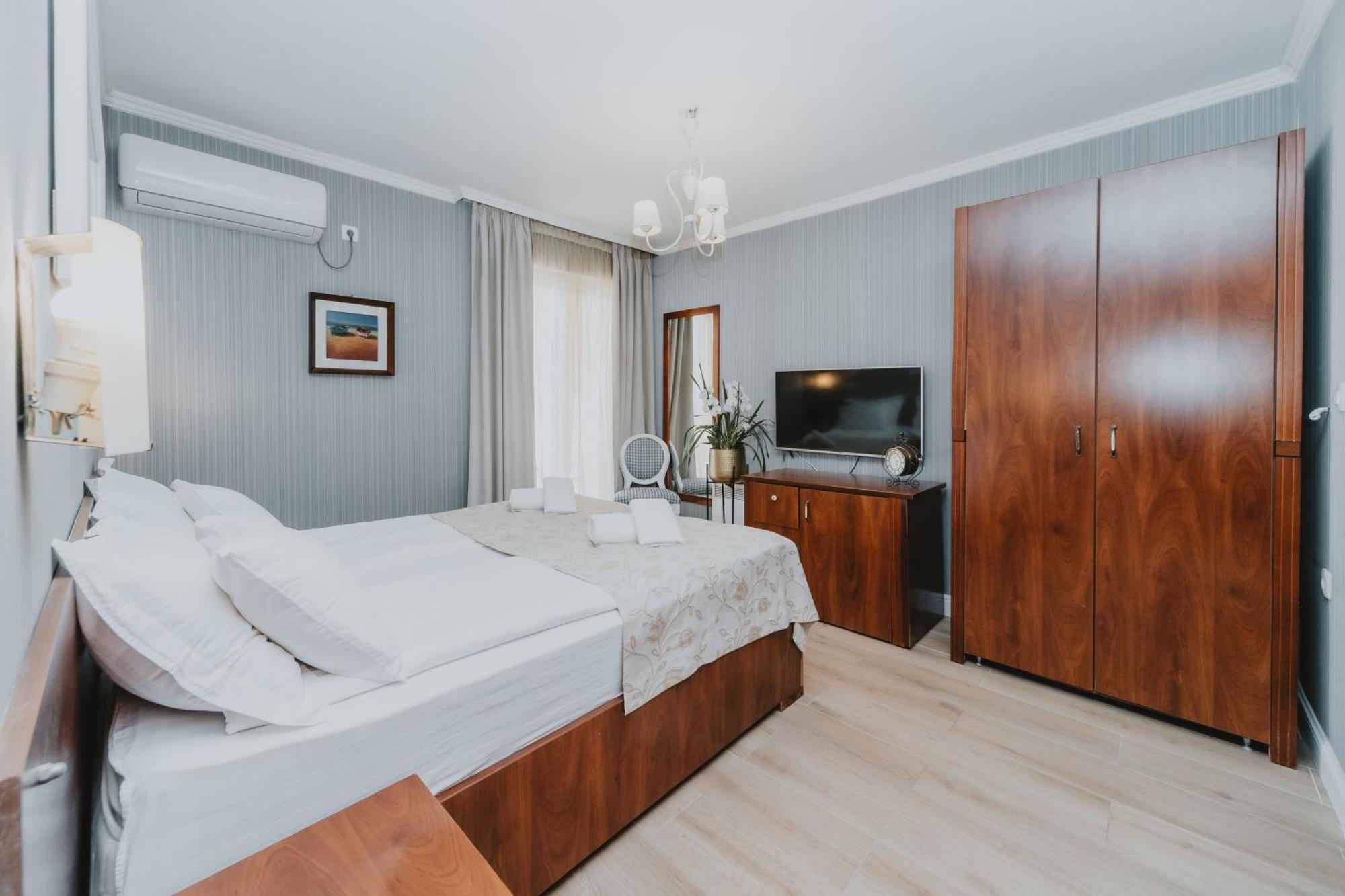 Mali Porat 3* Budva